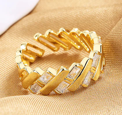 Retro Geometric Chain Ring for Women